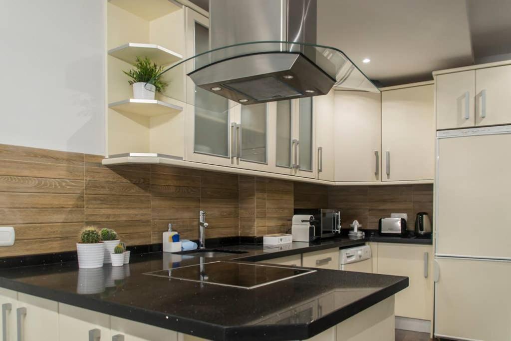 New!!! Luxury City Center & Private Terrace مالقة المظهر الخارجي الصورة