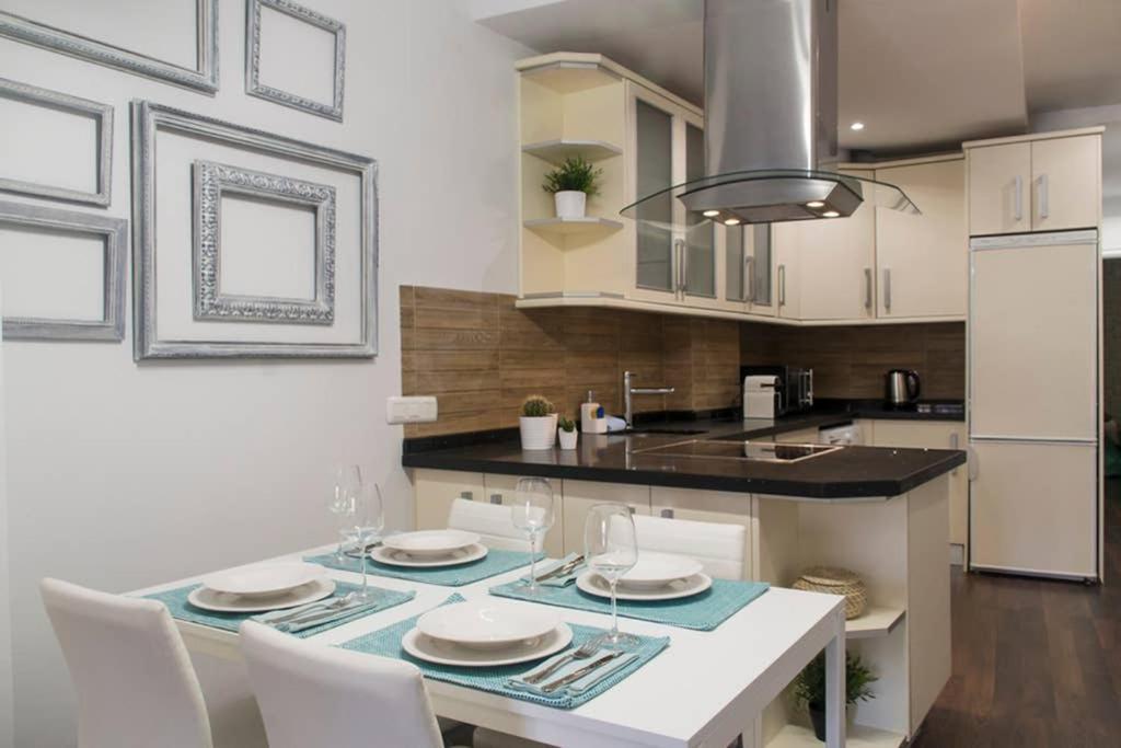 New!!! Luxury City Center & Private Terrace مالقة المظهر الخارجي الصورة